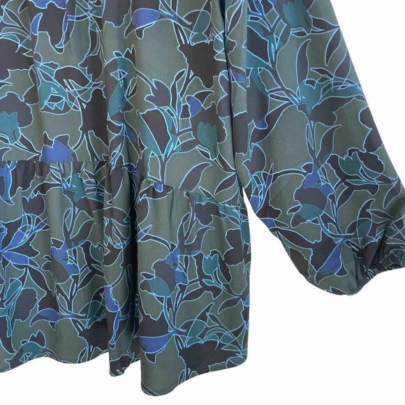 LOGO by Lori Goldstein Winter Floral Top NWOT - Picture 9 of 9